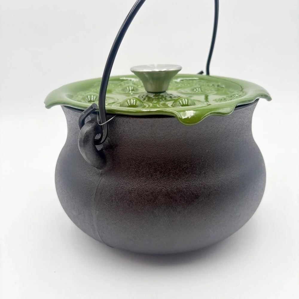 Smith & Clark 4QT Cast Iron Cauldron Witches Brew Bubbling Lid Green Halloween